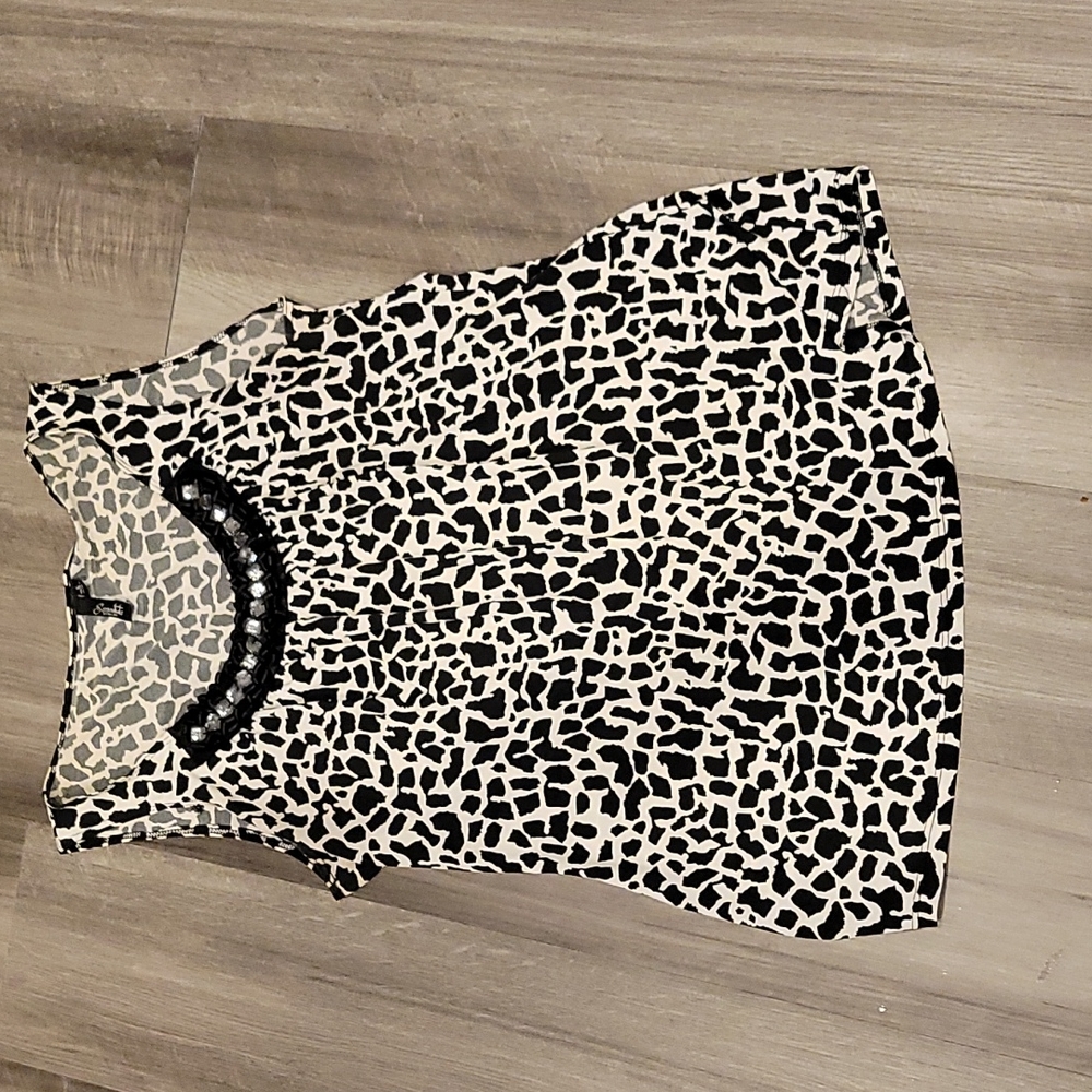 Black and white dress top